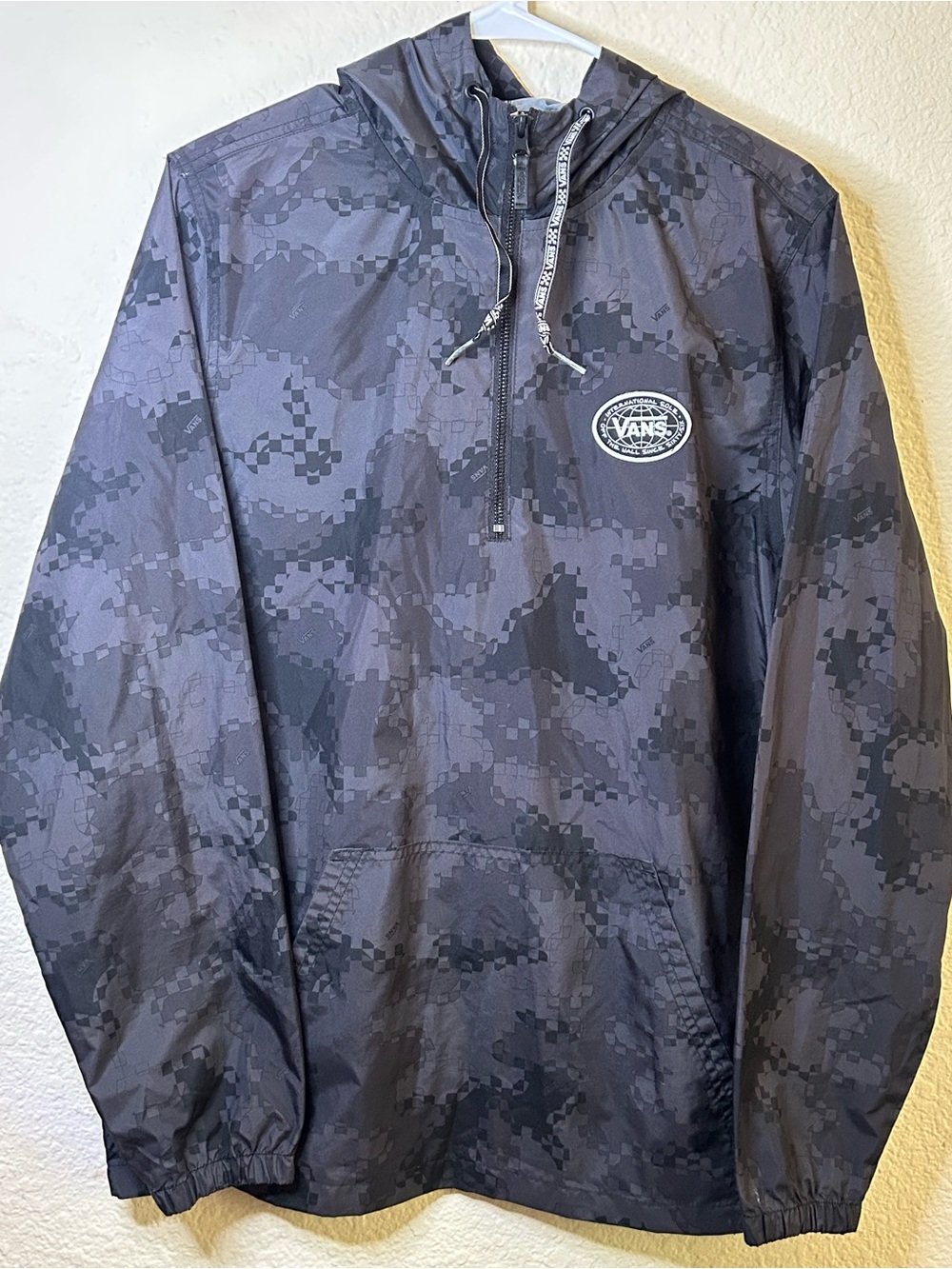 Vans Black Pixel Camo Windbreaker Pullover Half Zip Hoodie Mens Small Active Out